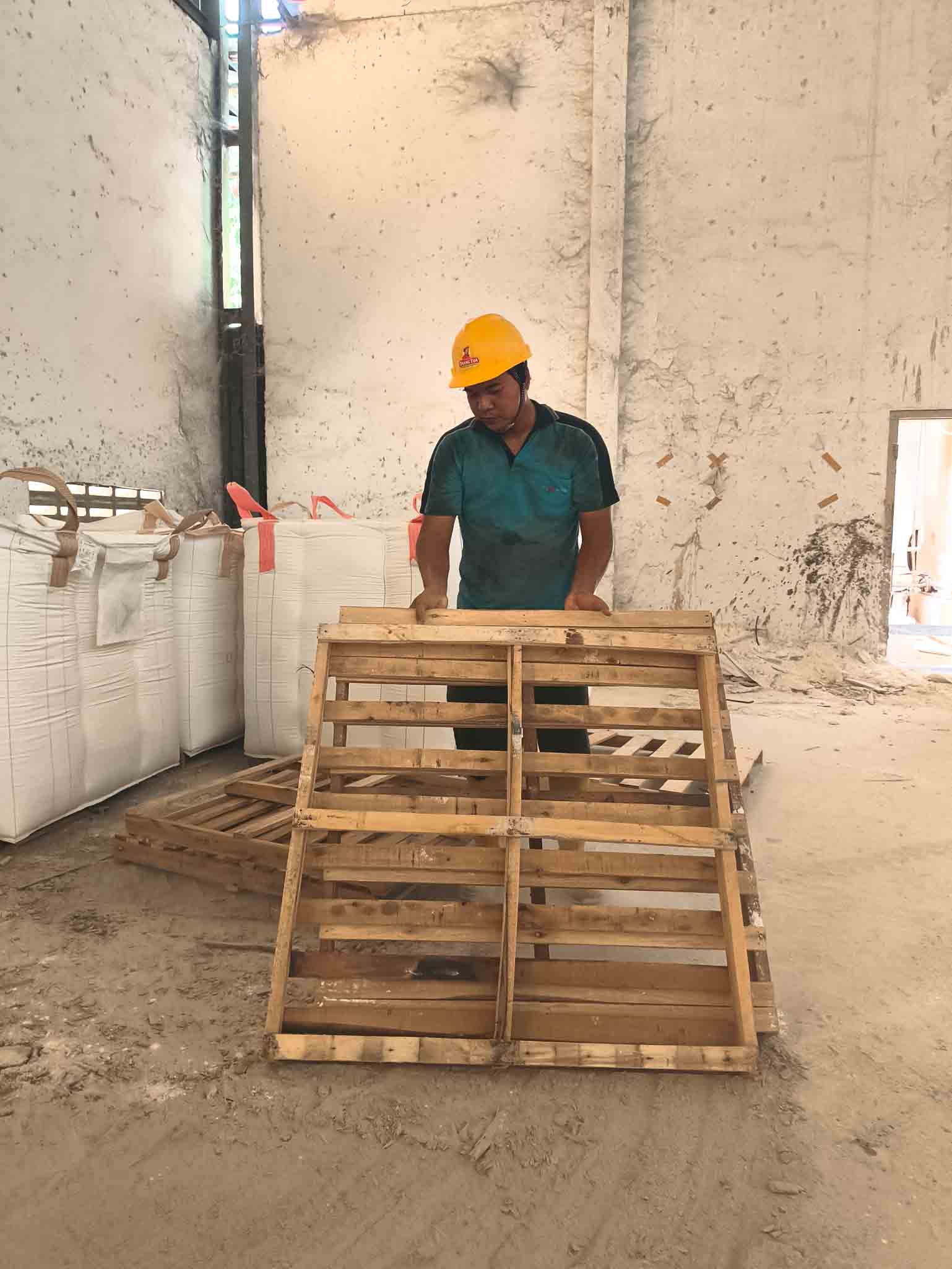 Pembersihan Pallet Gudang Starch