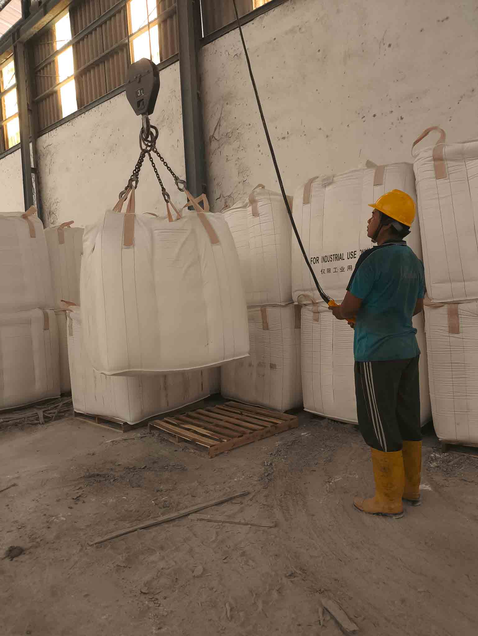 Angkat Jumbo Bag dengan Crane